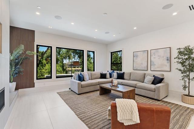 Living spaces, photo 33 of 107