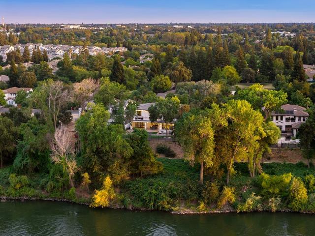 Aerial view on the Sacramento River, photo 105 of 107