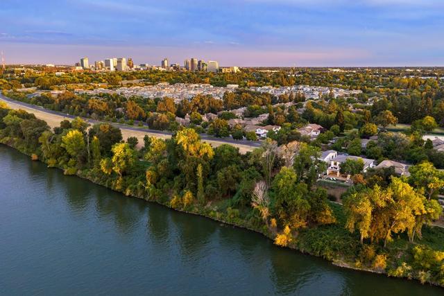 Aerial view on the Sacramento River, photo 106 of 107