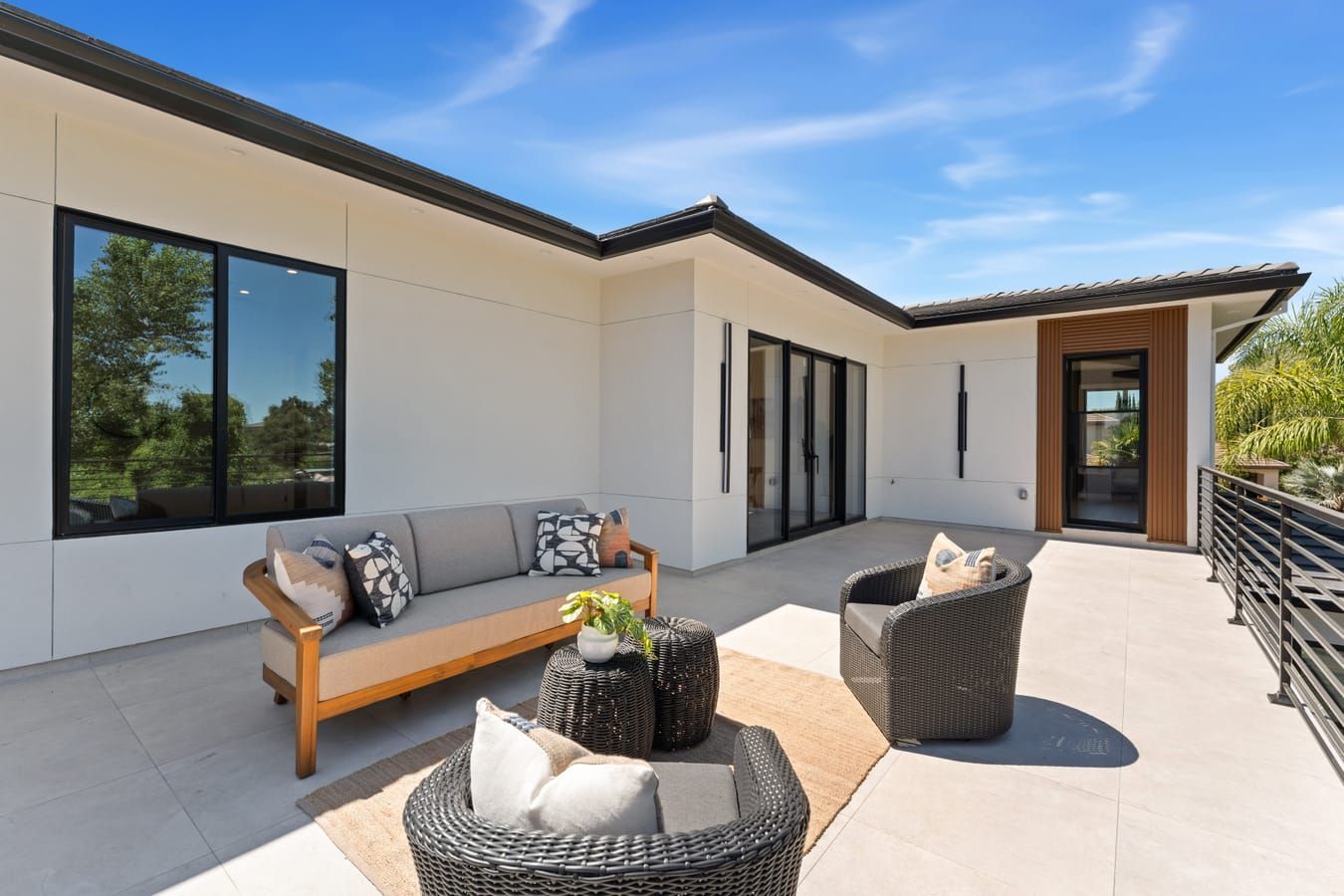Upstairs patio with lounge seating